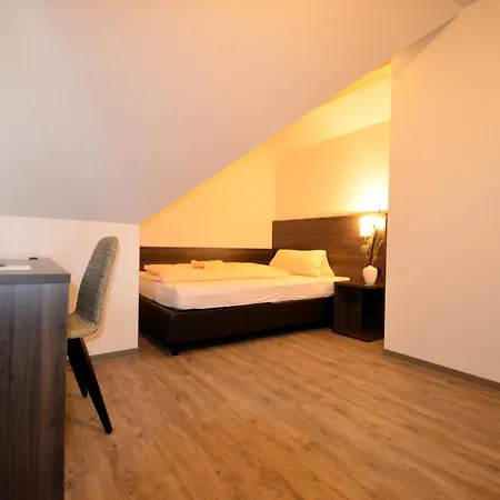 Gaestehaus Stiftsstadt - Urban Lifestyle By Peterhof 3* קמפטן